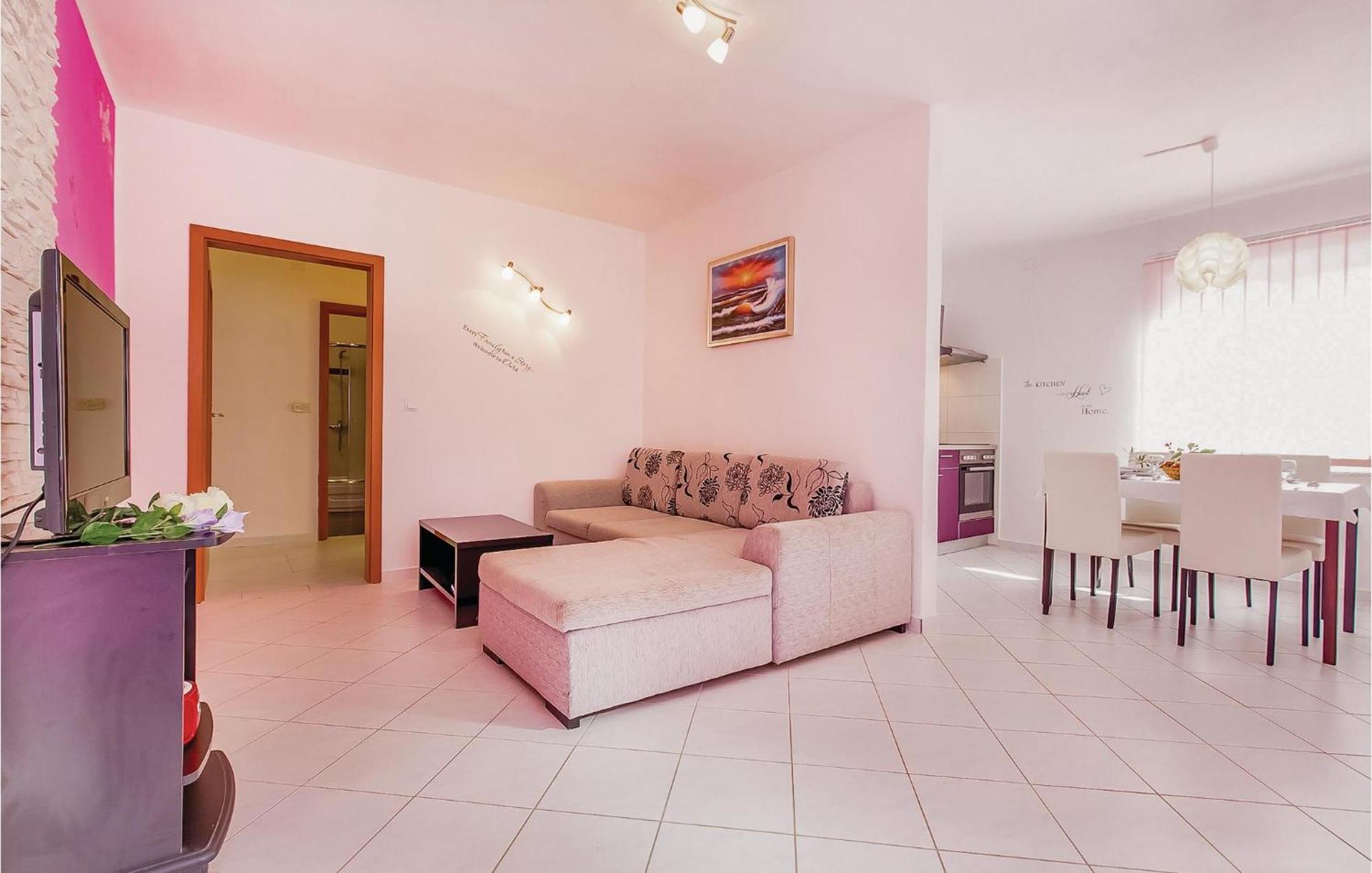 Awesome Apartment In Dobrinj With Wifi エクステリア 写真