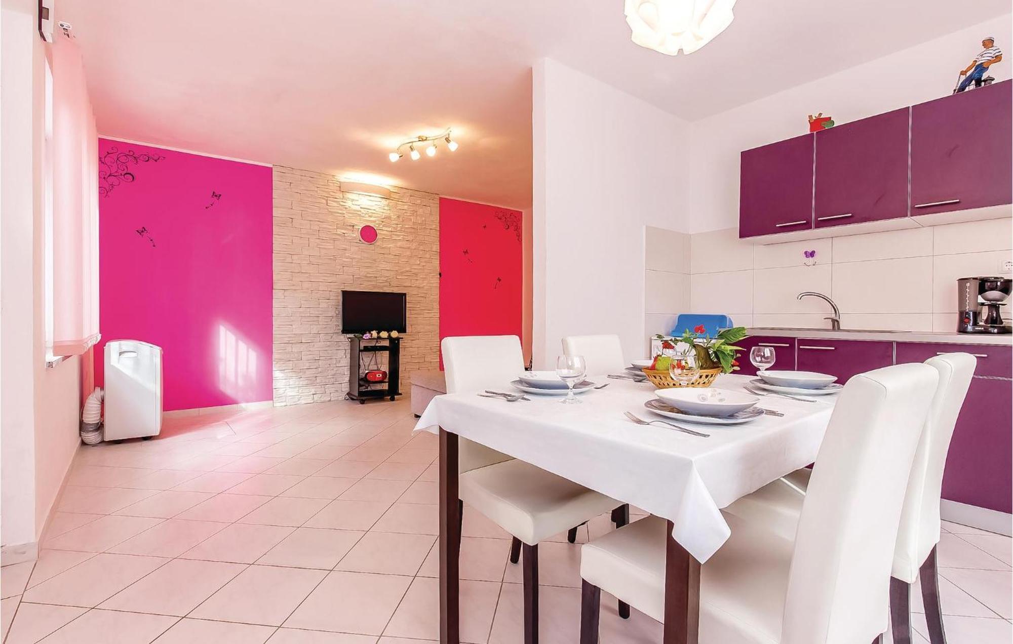 Awesome Apartment In Dobrinj With Wifi エクステリア 写真