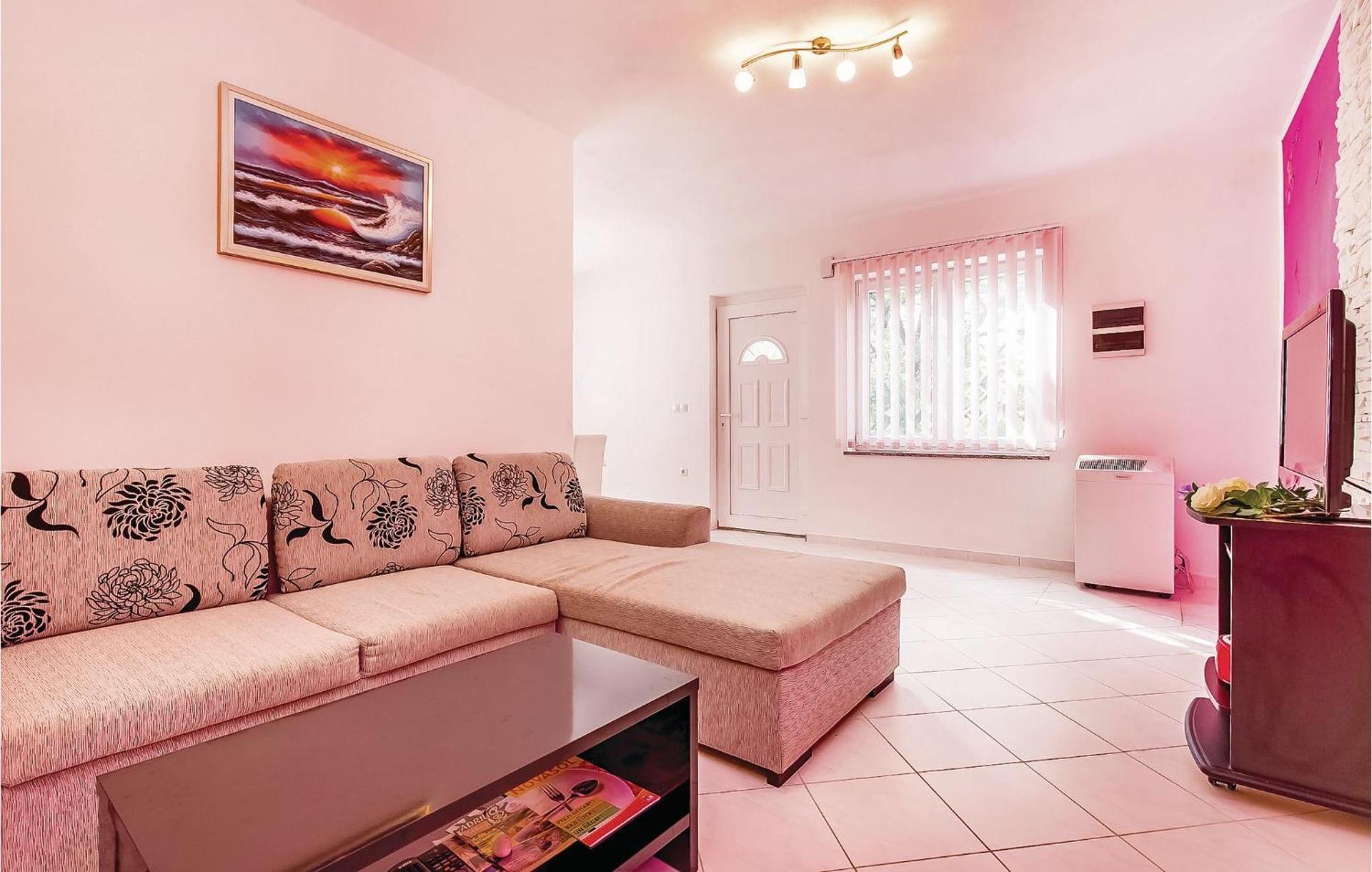 Awesome Apartment In Dobrinj With Wifi エクステリア 写真