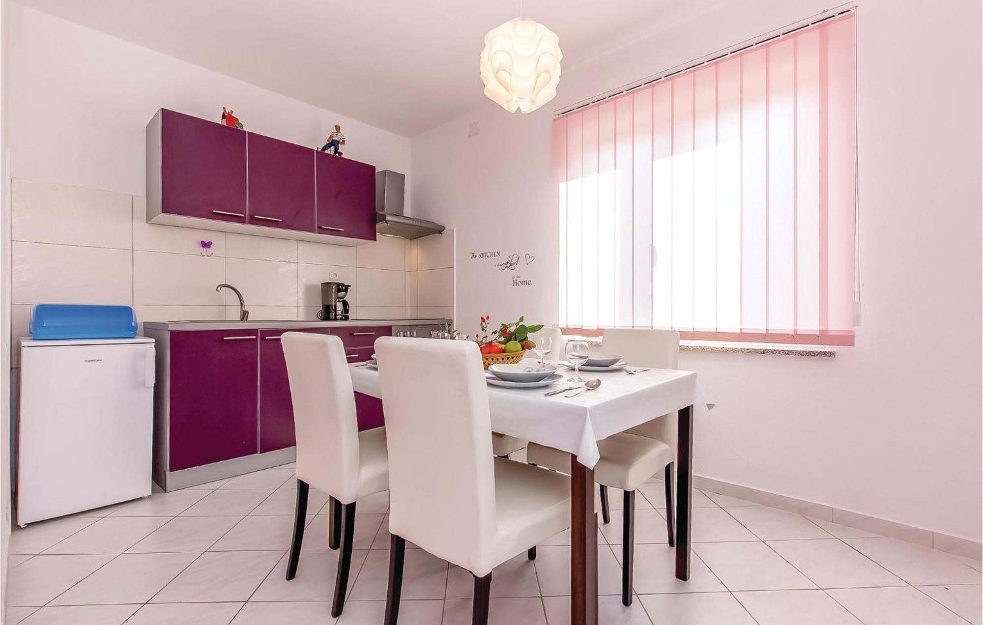 Awesome Apartment In Dobrinj With Wifi エクステリア 写真