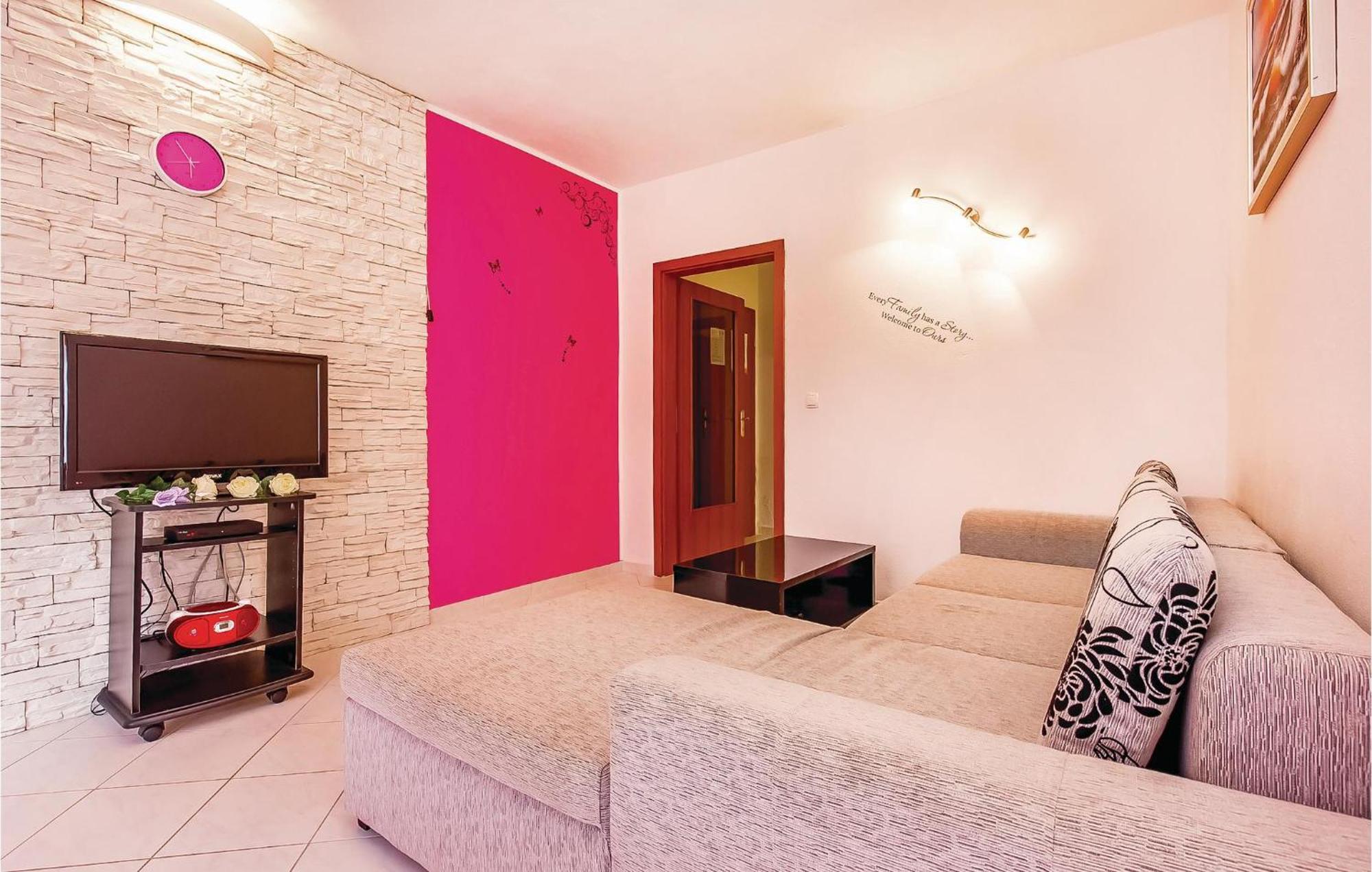 Awesome Apartment In Dobrinj With Wifi エクステリア 写真